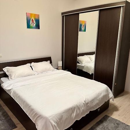 Apartament Otopeni Exteriör bild